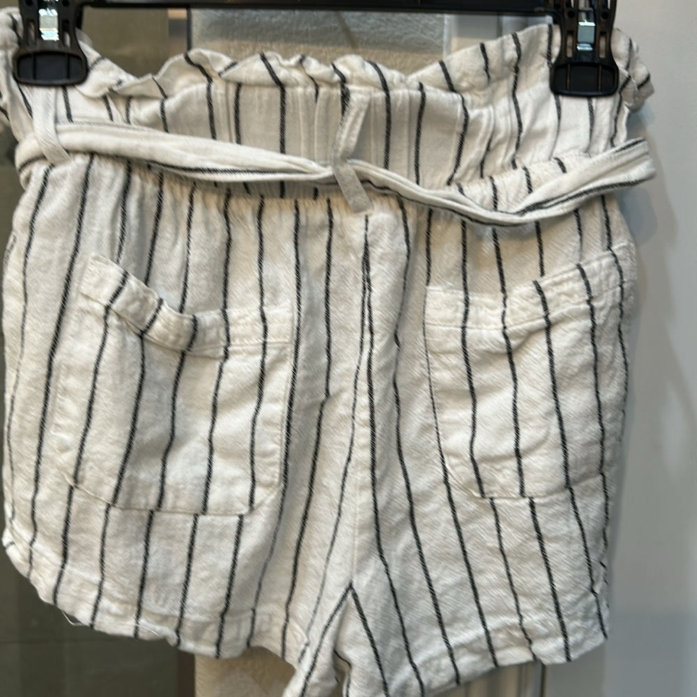 NWOT Tie Waist Striped Shorts - Picture 3 of 5
